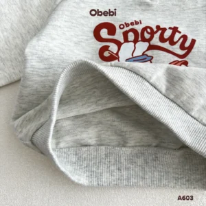 A603 – Áo Dài Tay Raglan Trẻ Em Thu Đông Cổ Tim Hình In Nhân Vật Thương Hiệu Obebi