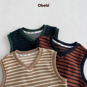 A611 – Áo Gile Chui Đầu Trẻ Em Thu Đông Họa Tiết Kẻ Nổi Bật Obebi