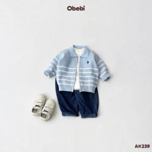 AK239 – Áo Khoác Len Trẻ Em Thu Đông Dệt Phối Kẻ Khỏe Khoắn Obebi