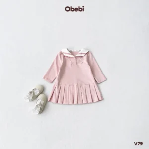 V79 – Váy Xếp Ly Dài Tay Trẻ Em Thu Đông Cổ Thủy Thủ Obebi