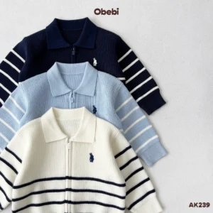 AK239 – Áo Khoác Len Trẻ Em Thu Đông Dệt Phối Kẻ Khỏe Khoắn Obebi